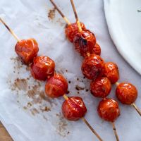 La recette des brochettes de légumes arc-en-ciel