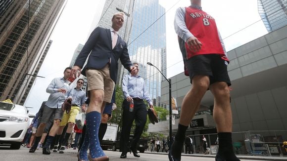 Ces hommes marchent en talons contre les violences faites aux femmes