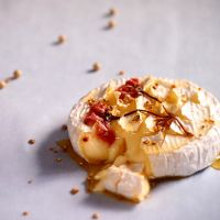 La recette du camembert au roquefort cuit au barbecue