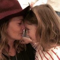 L'astuce de Drew Barrymore pour calmer un enfant qui crise