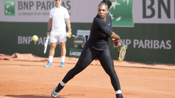 Serena Williams en combi : et si on lâchait les baskets aux femmes ?