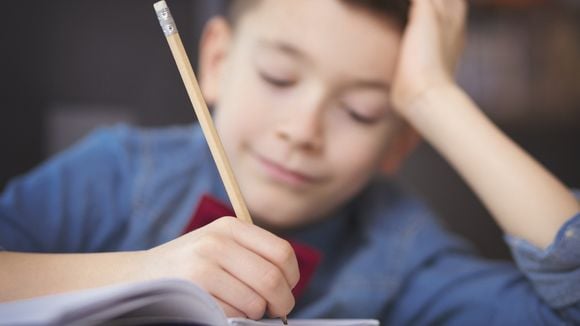 "Au secours, mon enfant a des devoirs" : 3 conseils d'une pro pour gérer