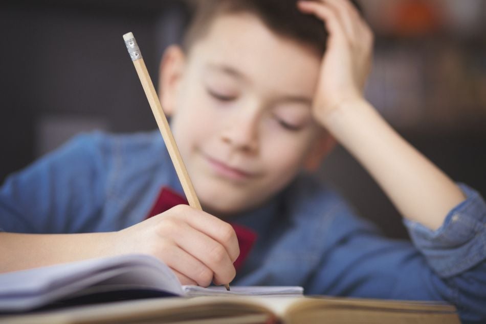 "Au secours, mon enfant a des devoirs" : 3 conseils d'une pro pour gérer