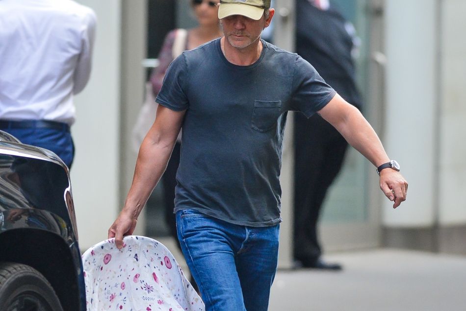 Daniel Craig à la sortie de la maternité en septembre