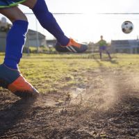 Un petit garçon transgenre de 9 ans évincé de son club de foot