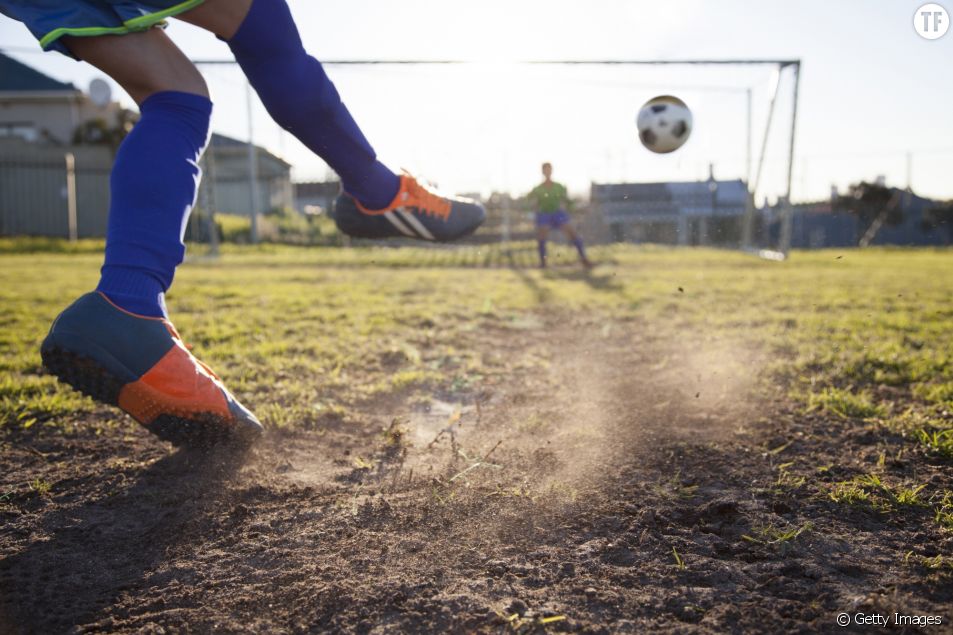 Transgenre : un petit garçon évincé de son club de foot en ...