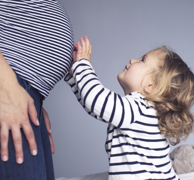 Preparer Un Enfant A L Arrivee D Un Bebe Les Conseils D Une Experte Terrafemina