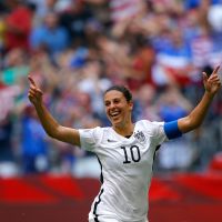 Carli Lloyd, première femme à intégrer la Ligue nationale de football américain ?