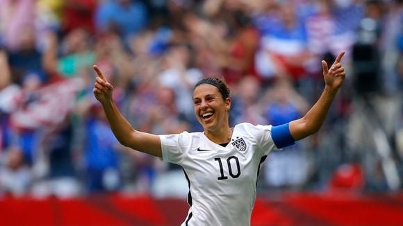 Carli Lloyd, première femme à intégrer la Ligue nationale de football américain ?