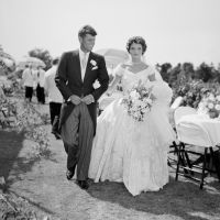 Il faut parler de la créatrice afro-américaine qui a conçu la robe de mariée de Jackie Kennedy