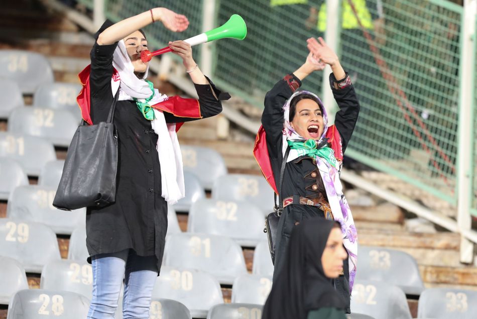 Le 16 octobre 2018, une poignée d'Iraniennes avaient été autorisées à assister au match amical Iran Bolivie au stade Azadi, à Téhéran.
