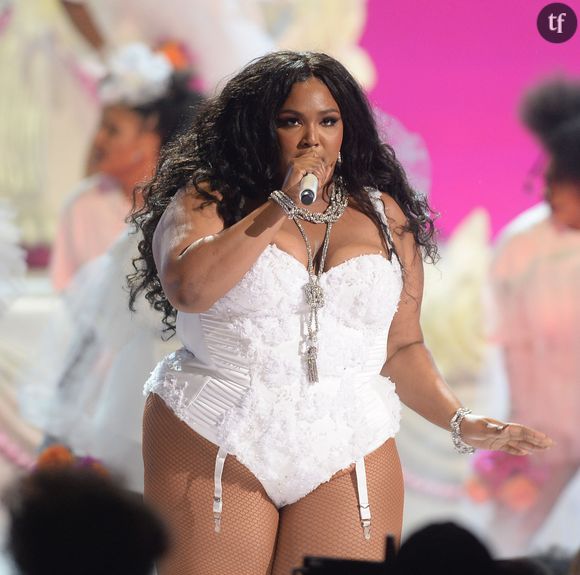 Lizzo sur scène lors de la 7ème cérémonie des "BET Awards" au Staples Center à Los Angeles, le 23 juin 2019.