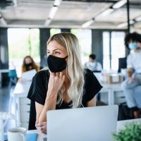 5 astuces pour mieux supporter le masque au travail