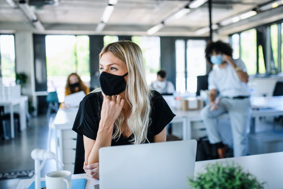 5 astuces pour mieux supporter le masque au travail