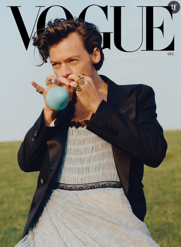 Harry Styles en Une du magazine de mode "Vogue".