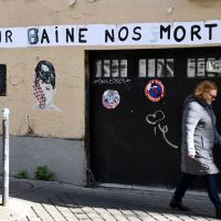 L'émouvant mémorial des colleur·euses en hommage aux victimes de féminicides