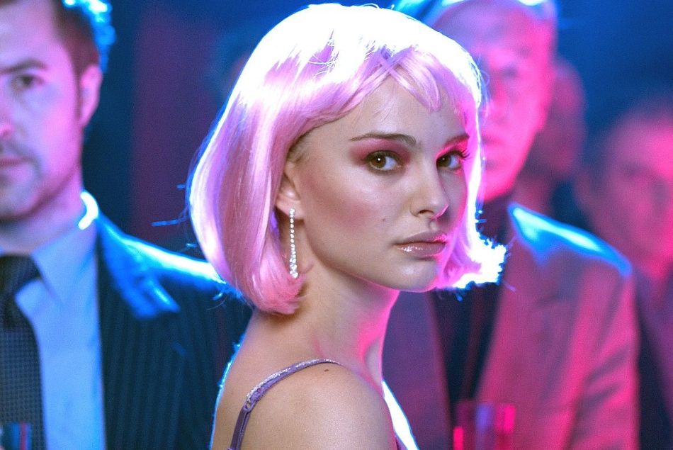 "Closer" avec Natalie Portman : en 2004 déjà, la grande mode du rose glamour.
