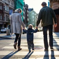 "La plus grande joie de ma vie" : la coparentalité platonique, un choix qui se démocratise