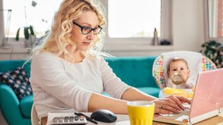 6 parents partagent leurs astuces pour concilier télétravail et enfants