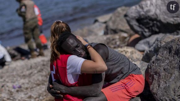 Luna Reyes, la bénévole réconfortant un exilé à Ceuta, visée par l'extrême droite