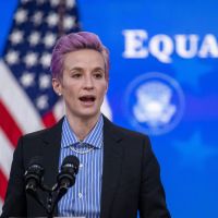 Megan Rapinoe devient égérie de la marque de lingerie Victoria's Secret (et on est perplexe)