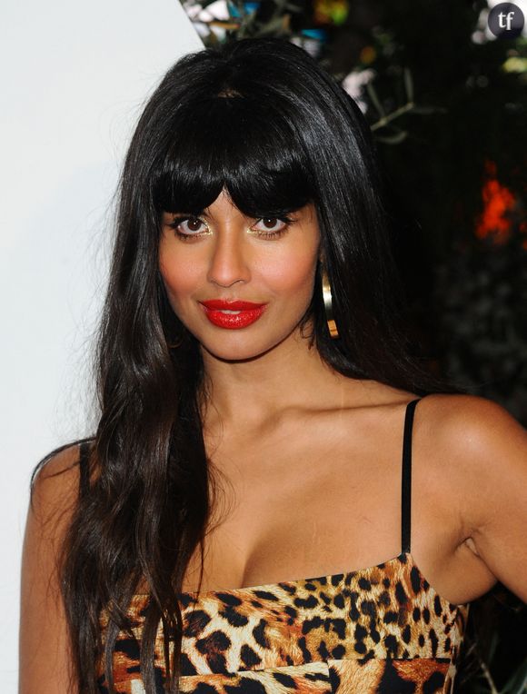 Jameela Jamil s'agace de la comparaison sexiste entre Jennifer Garner et J-Lo