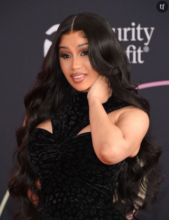 "Il n'existe pas de 'mauvais cheveux'" : Cardi B célèbre ses boucles sur Instagram