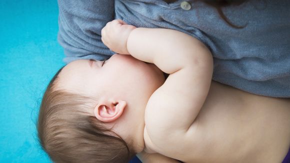 Empêchée d'allaiter dans un restaurant, cette mère s'indigne