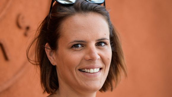 "C'est pour les filles, les couettes" : Laure Manaudou réplique aux critiques visant son fils