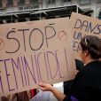 Des militantes dénoncent les féminicides lors d'une manifestation en France