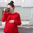 A ce sujet, rappelons qu'une consommation excessive de caféine durant la grossesse peut "avoir des effets néfastes sur le foetus"