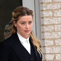 130 collectifs et militantes féministes prennent la défense d'Amber Heard