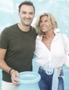  Cyril Lignac et Caroline Margeridon lors d'un tournoi de pétanque place des Lices organisé par le magazine Turquoise pour l'association Sourire à la vie à Saint-Tropez le 10 août 2022.  