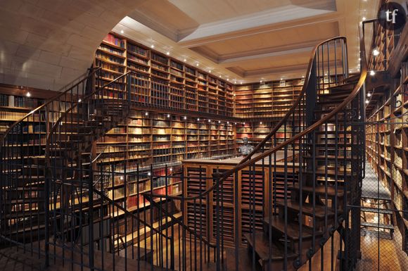 La Bibliothèque du Théâtre du Château de Chantilly.