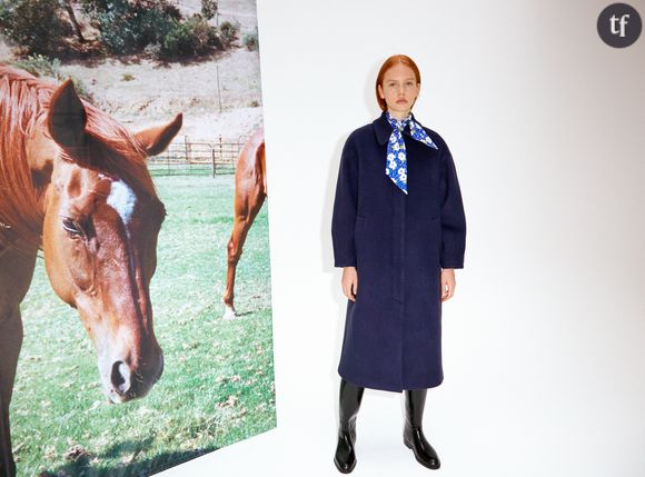Elle était adepte des corgis, des tailleurs sur-mesure déclinés en une multitude de coloris et des chapeaux. Oui, oui, vous l'avez : il s'agit bel et bien de la reine Elizabeth II.