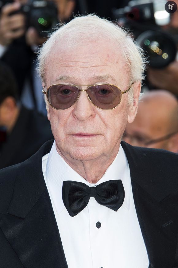 Mais la profession ne plaît pas à tout le monde. Une légende du cinéma british ne s'est pas privée de la tacler tout récemment. Qui donc ? Jack Carter et le majordome Alfred en personne : Michael Caine. Oui, l'acteur fétiche de Christopher Nolan a une dent contre les coordinateurs d'intimité...
