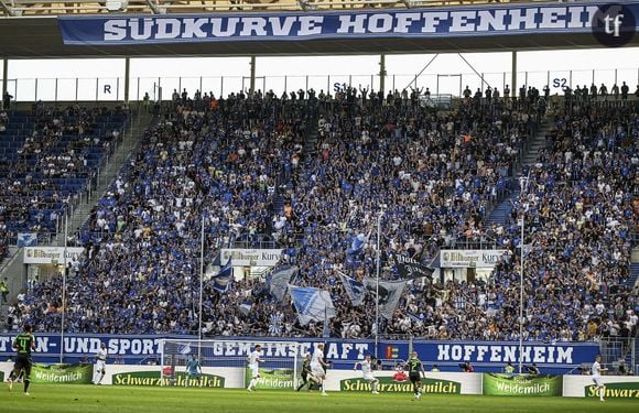 Mais des violences sexistes, il n'y a qu'un passement de jambes jusqu'aux violences sexuelles.  
September 2nd, 2023, PreZero Arena, Sinsheim, GER, 1st FBL, TSG 1899 Hoffenheim vs VfL Wolfsburg, DFL regulations prohibit any use of photographs as image sequences and/or quasi-video. in the picture cheering after the victory fans spectators