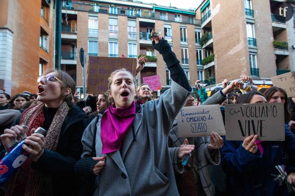 "La culture toxique du patriarcat existe et persiste et c'est une responsabilité collective d'y mettre fin, en particulier pour les hommes".
Protesters hold placards reading 'It was your good boy', 'We want us alive' outisde the State University of Milan during a Flash Mob demonstration following the suspected feminicide of 22-year-old Giulia Cecchettin, in Milan, Italy, on November 22, 2023. Photo by Massimo Alberico/IPA/ABACAPRESS.COM