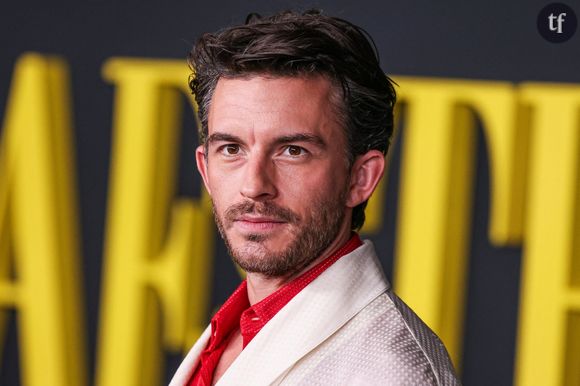 La star des "Chroniques de Bridgerton", Jonathan Bailey, a bouleversé la Toile en abordant l'agression homophobe dont il a été victime... 
Los Angeles, CA - Celebrities attend the Special Screening Of Netflix's 'Maestro' held at the Academy Museum of Motion Pictures in Los Angeles. Pictured: Jonathan Bailey