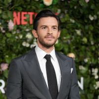 "P**é je vais te tirer dessus" : Jonathan Bailey ("Bridgerton") victime d'une agression homophobe