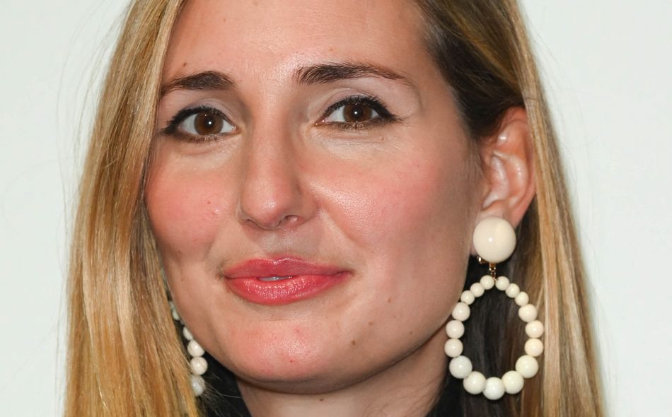  Un "Vraiment ?" auquel Marie Portolano a réagi avec diplomatie, précisant : " Il y en a eu beaucoup quand même. [d'attitudes inconvenantes] Je ne suis pas la seule à le dire. On est 18 à témoigner dans ce documentaire"  
 Marie Portolano - Soirée de lancement du Sidaction 2022 à la salle Wagram à Paris le 7 mars 2022. © Coadic Guirec/Bestimage 