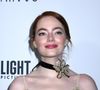 Sexe : Emma Stone défend l'utilité des coordinateurs d'intimité sur "Pauvres créatures"
New York, NY - Emma Stone, co-star Mark Ruffalo, and director Yorgos Lanthimos grace the 'Poor Things' premiere at DGA Theater in New York City, bringing star power and style to the Red Carpet. Pictured: Emma Stone