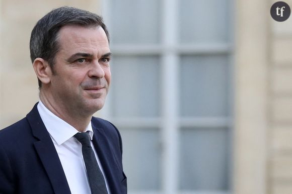 Autre figure, autre propos, ceux d'Olivier Véran. Un mois après l'intervention du président, le porte-parole du gouvernement avait pris position : "J'ai une pensée pour les personnes qui se sont senties offensées, qui sont victimes. J'entends qu'il y a des personnes qui sont allées porter plainte car elles estiment avoir été victimes de violences et exigent une réparation".