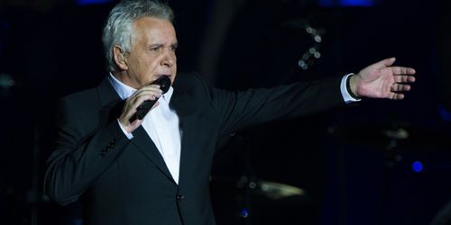 Michel Sardou victime d’une extinction de voix