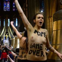 Femen : sont-elles allées trop loin en manifestant dans Notre-Dame de Paris ?