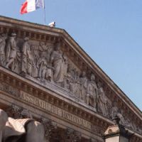 Assemblée nationale : bientôt une crèche pour les jeunes parents députés ?