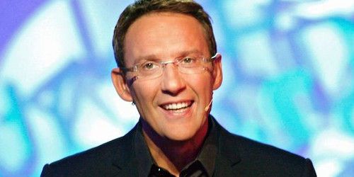 Julien Courbet viré de France 2 à cause de ses tweets critiques