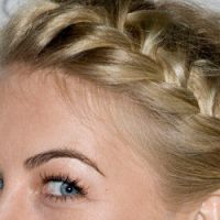 Tuto coiffure : comment faire une couronne tressée ?