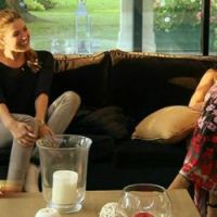 Bachelor 2013 : Livia et Magalie rencontrent la maman d’Adriano – Vidéo NT1