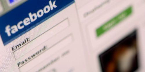 Réseaux sociaux : un compte Facebook ou Twitter pour un bébé sur huit